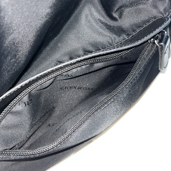 Black backpack - Picture 2 of 8